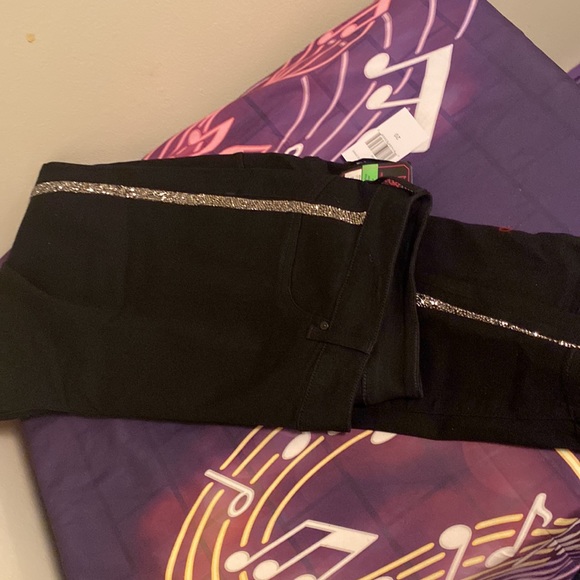 Brand New Plus Size Jeans!! - Picture 2 of 2